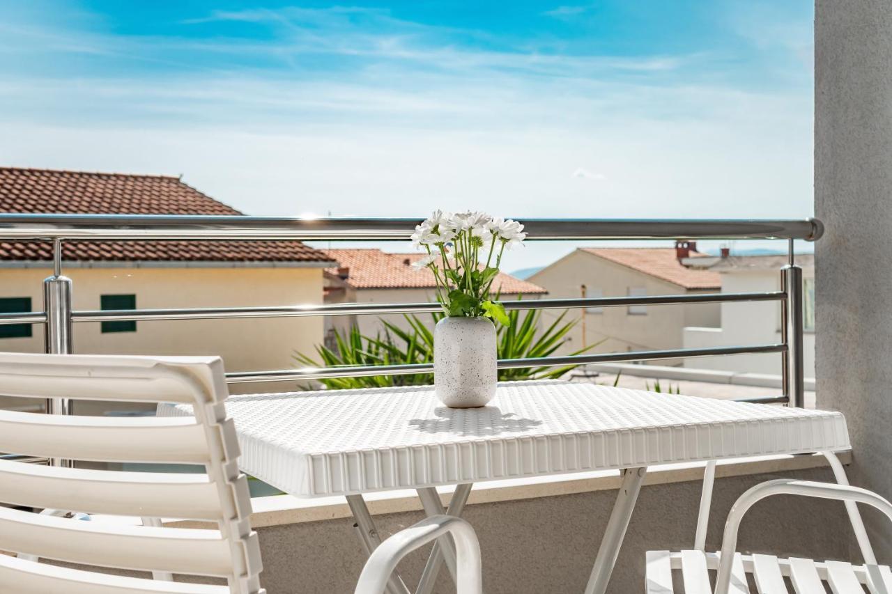 Apartments And Rooms Vuleta, Close To The Beach Makarska Rom bilde