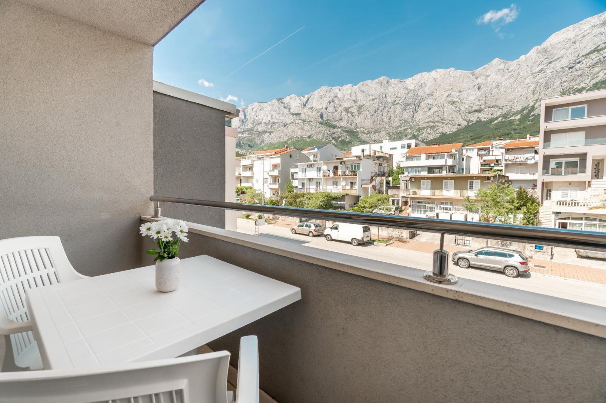 Apartments And Rooms Vuleta, Close To The Beach Makarska Rom bilde