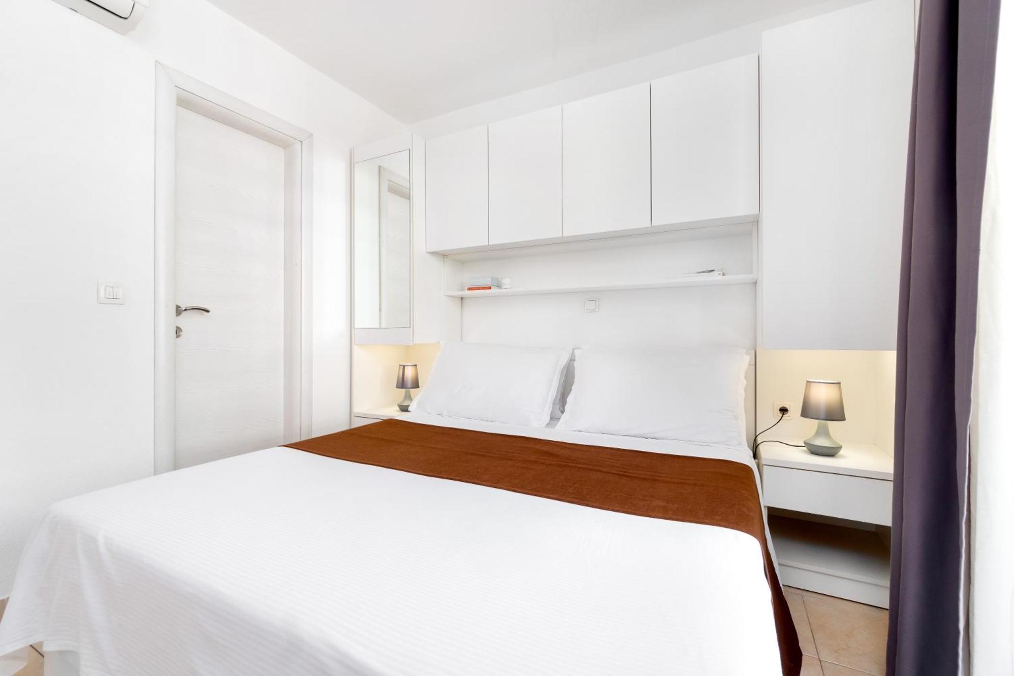 Apartments And Rooms Vuleta, Close To The Beach Makarska Rom bilde