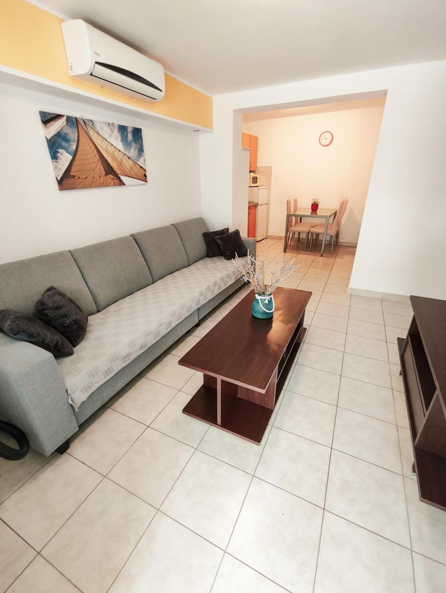 Apartments And Rooms Vuleta, Close To The Beach Makarska Rom bilde