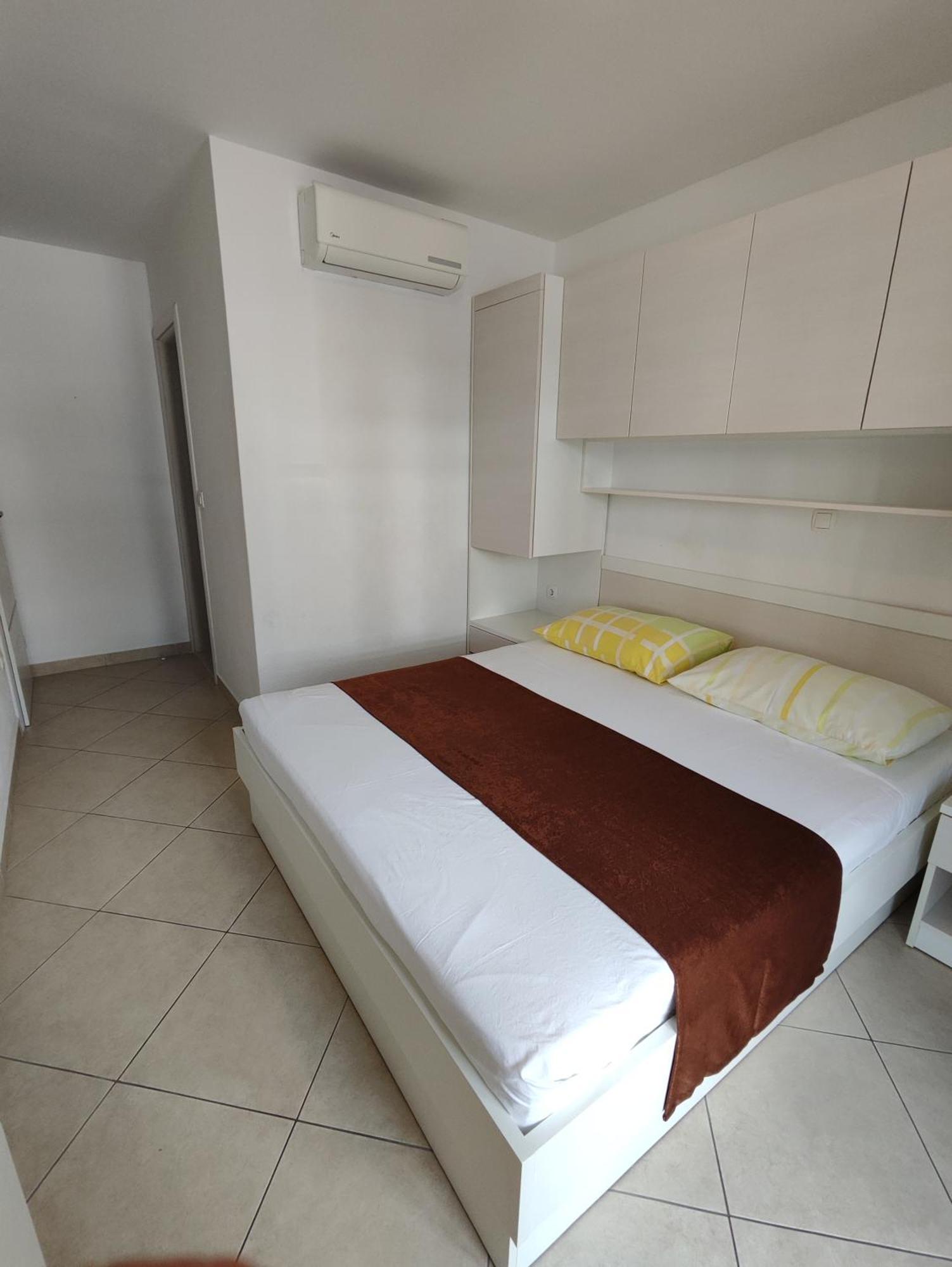 Apartments And Rooms Vuleta, Close To The Beach Makarska Rom bilde