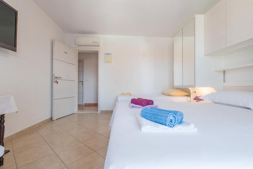 Apartments And Rooms Vuleta, Close To The Beach Makarska Rom bilde
